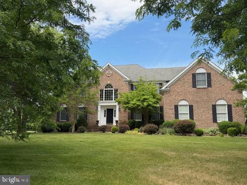 4 Applegate Ct, Cranbury, NJ, 08512-2825 | Card Image