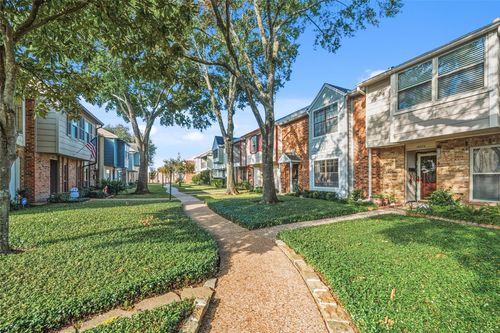 10370 Longmont Dr, Houston, TX, 77042-2064 | Card Image