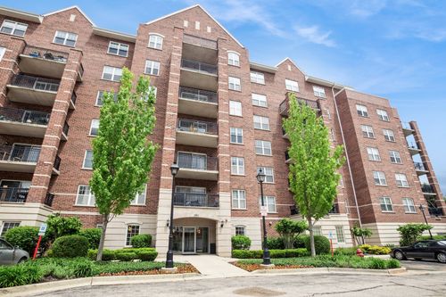 unit-406-390 W Mahogany Ct, Palatine, IL, 60067-7802 | Card Image
