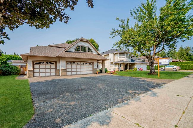 12745 227 A Street, House other with 3 bedrooms, 2 bathrooms and 9 parking in Maple Ridge BC | Image 2
