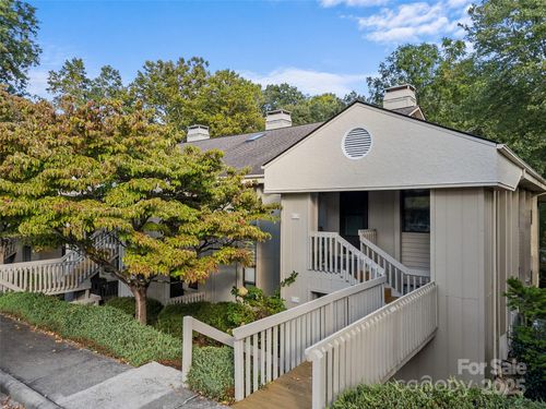 106 Abbey Cir, Asheville, NC, 28805-2495 | Card Image