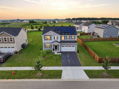 524 Wild Sienna, Hampshire, IL, 60140-1115 | Card Image