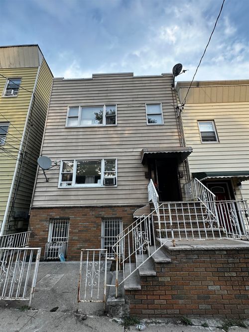 apt-2-86 Hancox Ave, JC, Heights, NJ, 07307 | Card Image