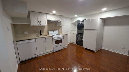 230 Alsace Rd, Richmond Hill, ON, L4C2W8 | Card Image