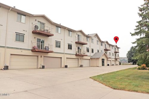 302-131 3rd Ave Se, Mandan, ND, 58554-4273 | Card Image
