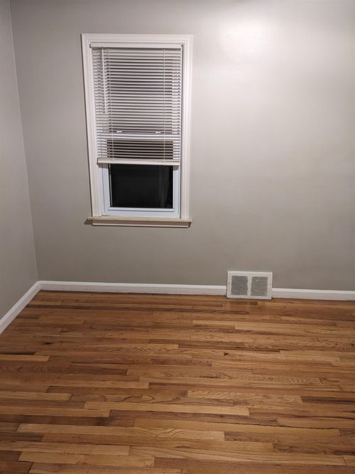 1261 E Chesterfield St, Ferndale, MI, 48220-2609 | Card Image