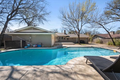 2107 Westwood Dr, Arlington, TX, 76012-4411 | Card Image