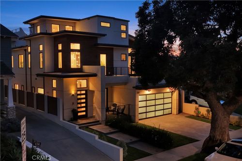 332 Avenue E, Redondo Beach, CA, 90277-5092 | Card Image