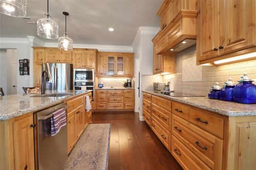 8701 Oakland Ct, Granbury, TX, 76049-4141 | Card Image