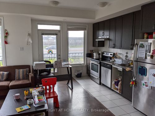 104-54 Sky Harbour Dr, Brampton, ON, L6Y6B9 | Card Image