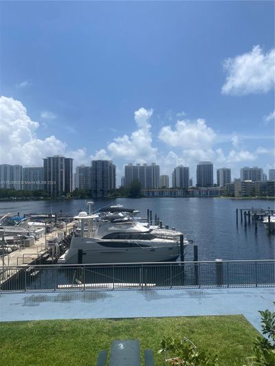 1102 - 18051 Biscayne Blvd, Condo with 2 bedrooms, 2 bathrooms and null parking in Aventura FL | Image 1