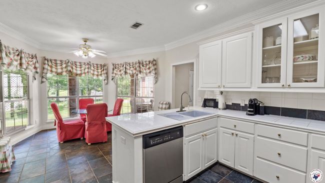 5906 Winchester Dr, House other with 4 bedrooms, 5 bathrooms and null parking in Texarkana TX | Image 7