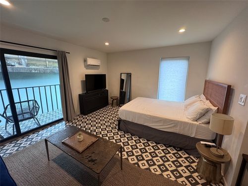apt-201-201 Academy Dr, Austin, TX, 78704-1804 | Card Image