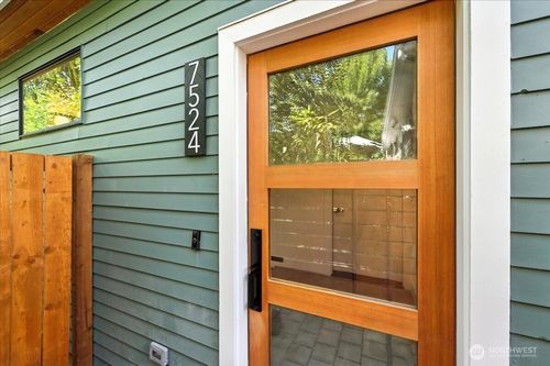 7524 31st Ave Ne, Seattle, WA, 98115-4702 | Card Image