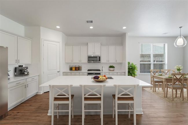 10091 Black Maple Dr, House other with 5 bedrooms, 5 bathrooms and 2 parking in Conroe TX | Image 6