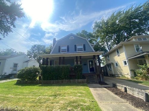 566 Lindell St, Akron, OH, 44305-2810 | Card Image