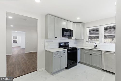 1000 W 3rd St, Florence, NJ, 08518-1002 | Card Image