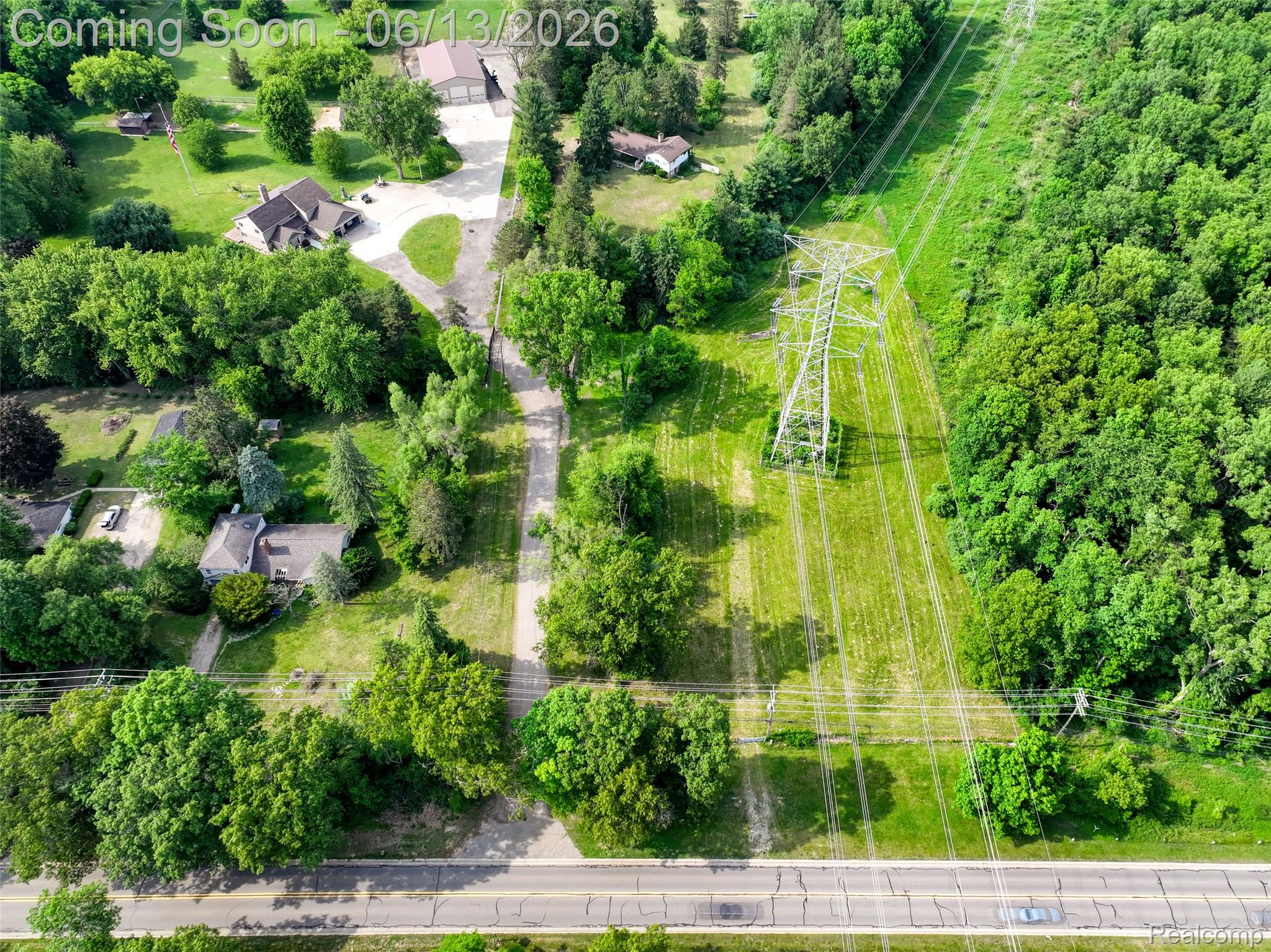 Residential in Commerce Charter Township 4