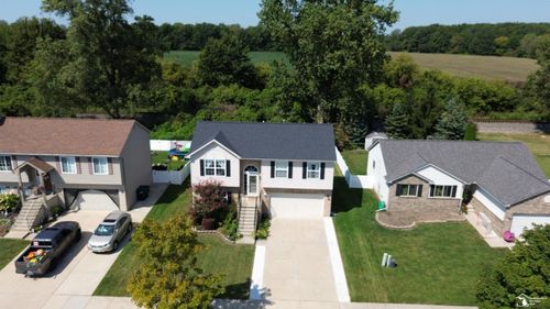 4023 Stone Post Rd, Newport, MI, 48166-7829 | Card Image