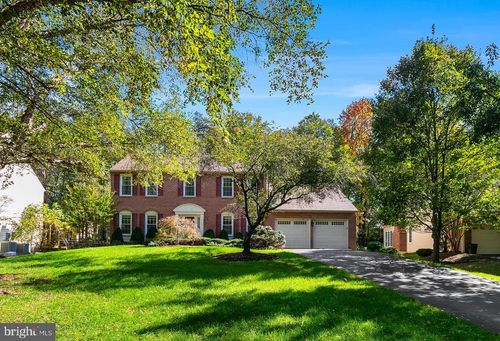 15120 Wetherburn Dr, CENTREVILLE, VA, 20120-3924 | Card Image