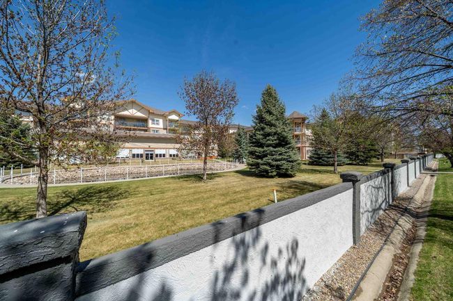 74 Park Meadows Lane Se, Townhouse with 3 bedrooms, 3 bathrooms and 3 parking in Medicine Hat AB | Image 47