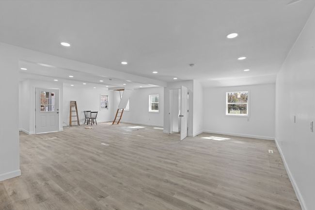 92 N Main St, House other with 4 bedrooms, 4 bathrooms and 7 parking in Raynham MA | Image 6