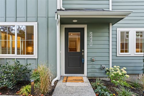 5440 21st Ave Sw, Seattle, WA, 98106-1413 | Card Image