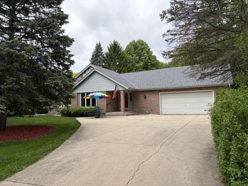 8232 Cooper Rd, Pleasant Prairie, WI, 53142 | Card Image