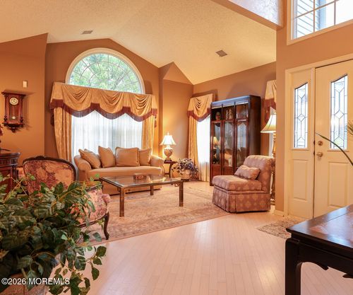 1 Leeds Ln, Monroe, NJ, 08831-2608 | Card Image
