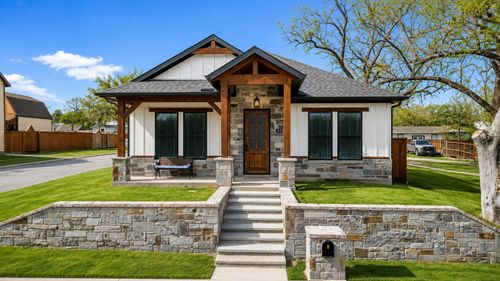 518 Bois D Arc St, Weatherford, TX, 76086-6532 | Card Image