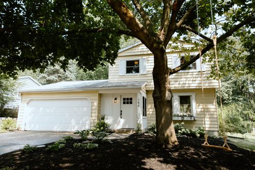 786 Adaway Ave Se, Ada, MI, 49301-7817 | Card Image