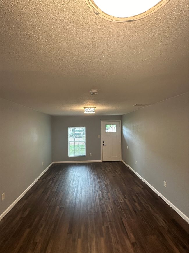 104 E North Main St, House other with 3 bedrooms, 2 bathrooms and null parking in Blooming Grove TX | Image 4