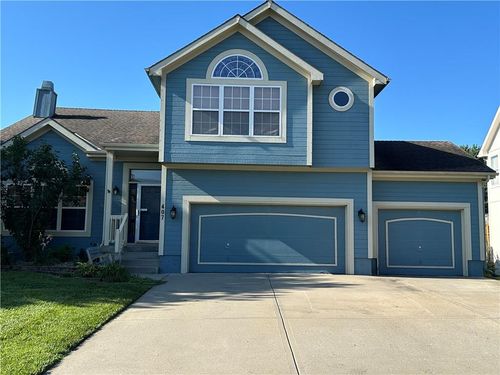 407 Shannon Ave, Smithville, MO, 64089-8286 | Card Image