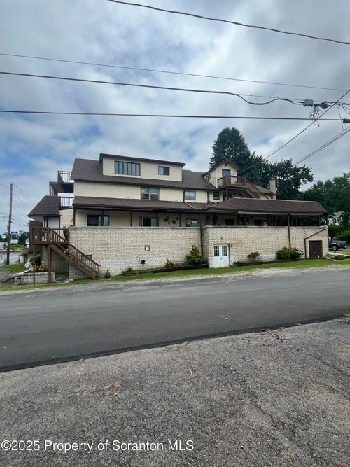2a-921 Union St, Taylor, PA, 18517-1601 | Card Image