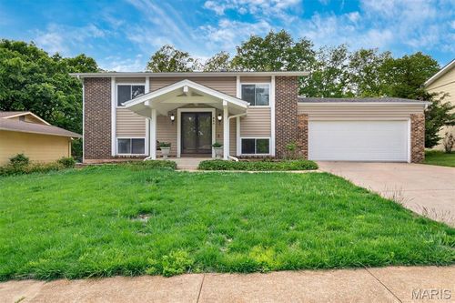 903 Parma Drive, Ballwin, MO, 63021 | Card Image