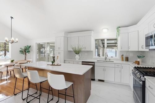 25 Glenridge Dr, Bedford, MA, 01730-2009 | Card Image