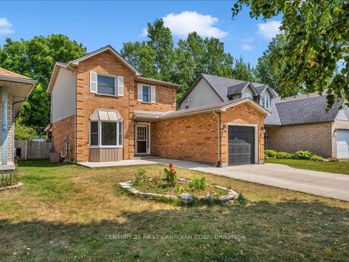 213 Bournemouth Dr, London, ON, N5V4S8 | Card Image