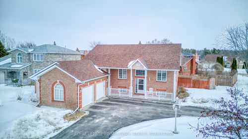 662 Millbrook Crescent, Kingston, ON, K7M7Z8 | Card Image