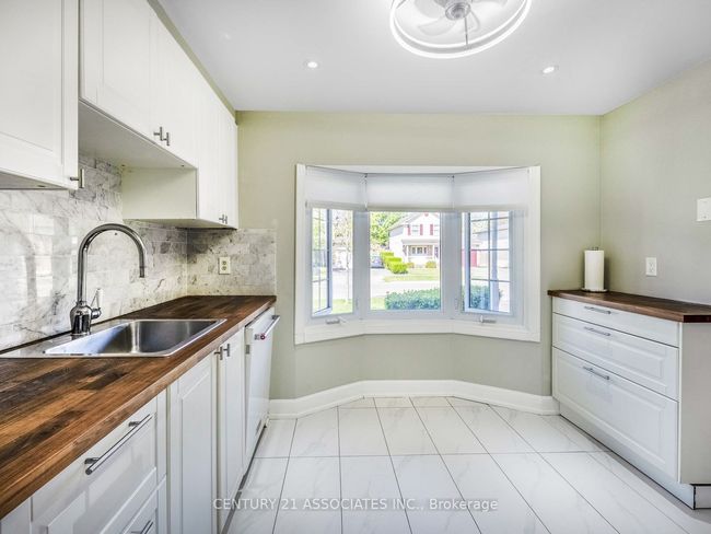 611 Preston Pky, House other with 3 bedrooms, 2 bathrooms and 4 parking in Cambridge ON | Image 9