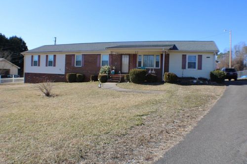 425 Ararat Hwy, Ararat, VA, 24053-3704 | Card Image