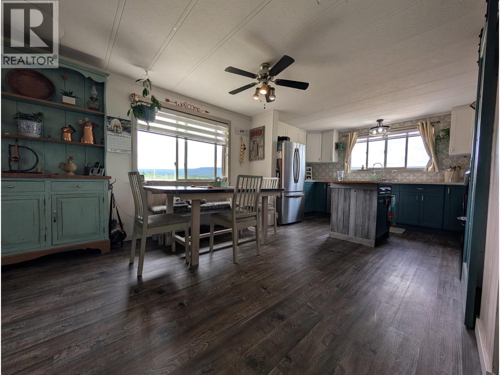 Residential in 150 Mile House 4