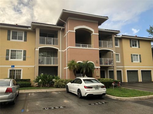 apt-208-6529 Emerald Dunes Dr, West Palm Beach, FL, 33411-2777 | Card Image