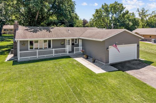 517 S Hubbard St, Algonquin, IL, 60102-2815 | Card Image