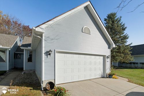 1067 Julie Dr, Davison, MI, 48423-2830 | Card Image