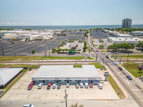 2643 Executive Pl, Biloxi, MS, 39531-3718 | Card Image