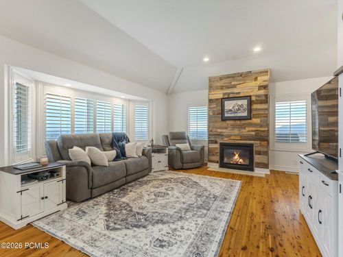 2522 S Scenic Dr, Salt Lake City, UT, 84109-1484 | Card Image