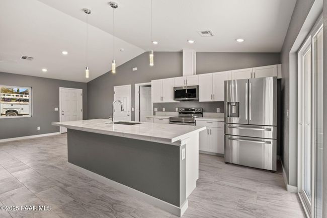 Kitchen | Image 12