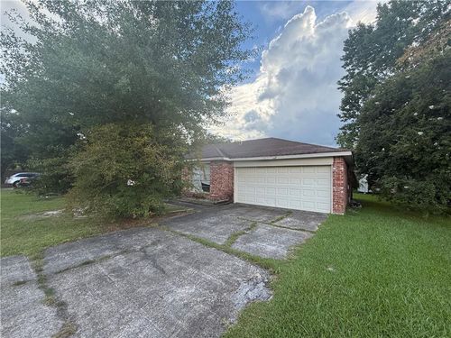 112 Boswells Dr, Slidell, LA, 70458-1422 | Card Image