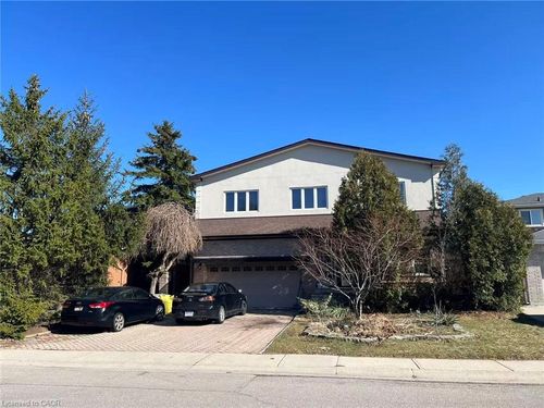 2-56 Skylark Dr, Hamilton, ON, L9A4Y3 | Card Image