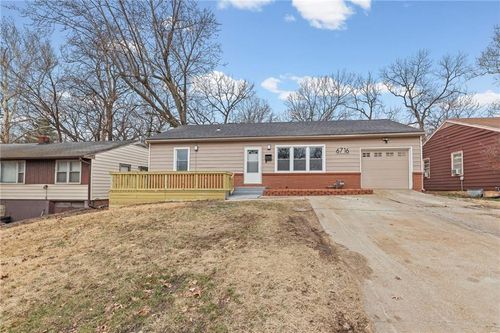 6716 Indiana Ave, Kansas City, MO, 64132-3008 | Card Image